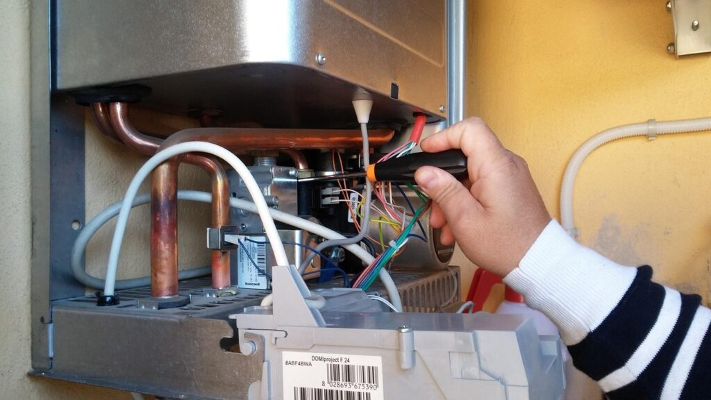 paolobros water heater 1816642 1280 (1)